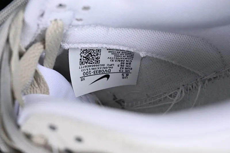 All Categories Nk SB Dunk Series Nk SB Dunk Low Low-top sneakers Nk Dunk Low "Team Gold" Official custom-cracked SB strap low-top casual sneakers DV0833-100